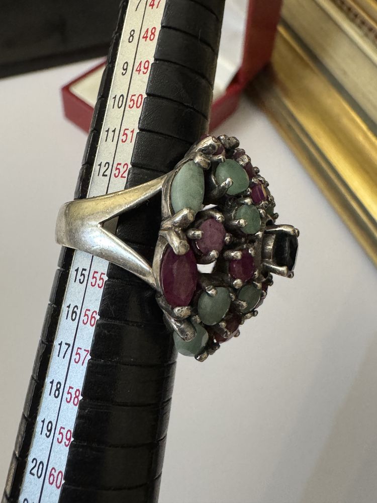 Inel vechi, argint 925 cu safir, rubine si smaralde. Vintage