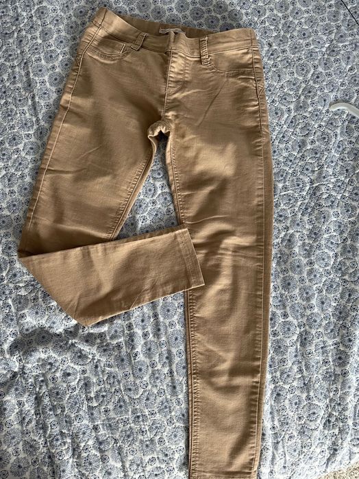 Pantaloni skinny Stradivarius