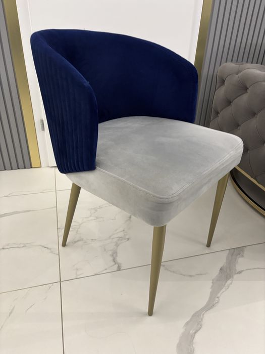 Шест броя луксозни трапезарни стола