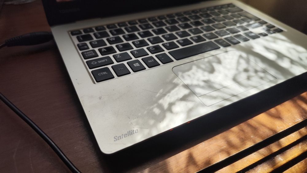 Vând Laptop Toshiba