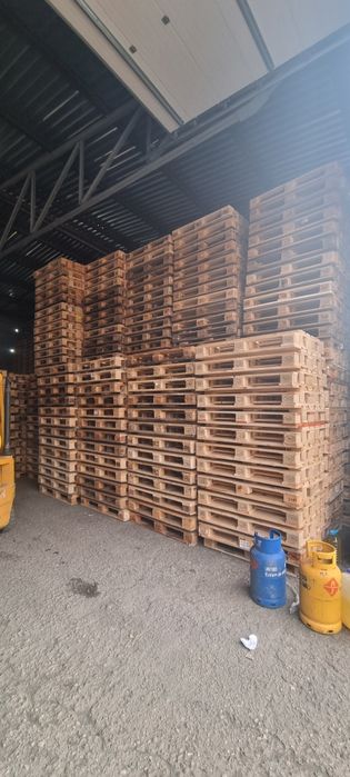 Vând paleti euro și NON euro