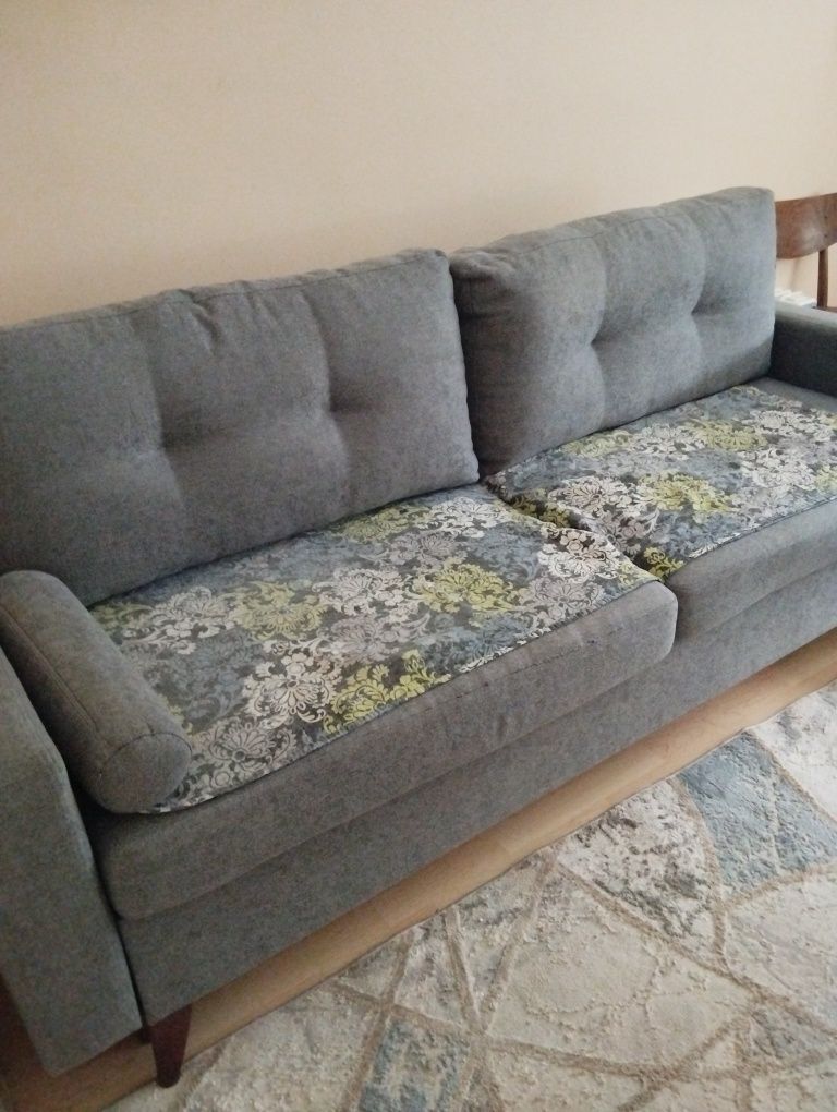 Продам диван серого цвета из натуральной драповой ткани!