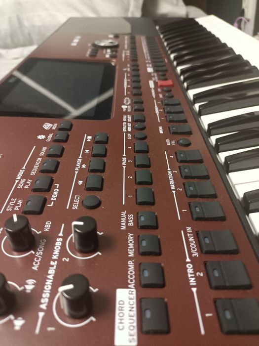 Vând korg pa700 nou nouț cu cutie