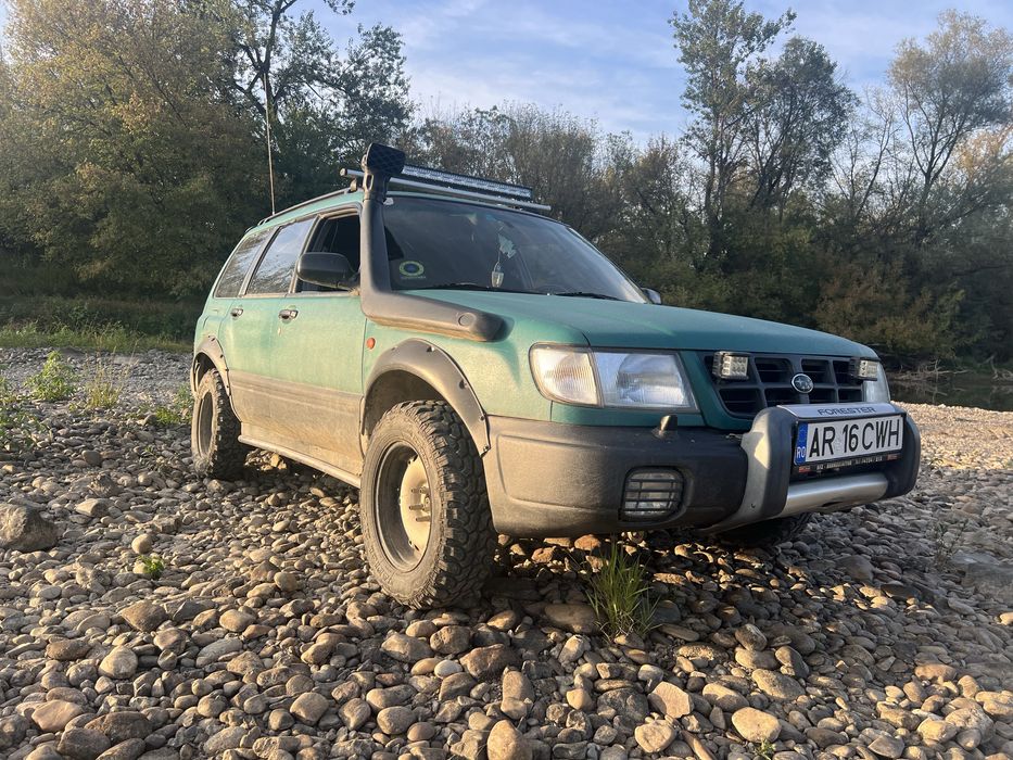 Subaru Forester SF5
