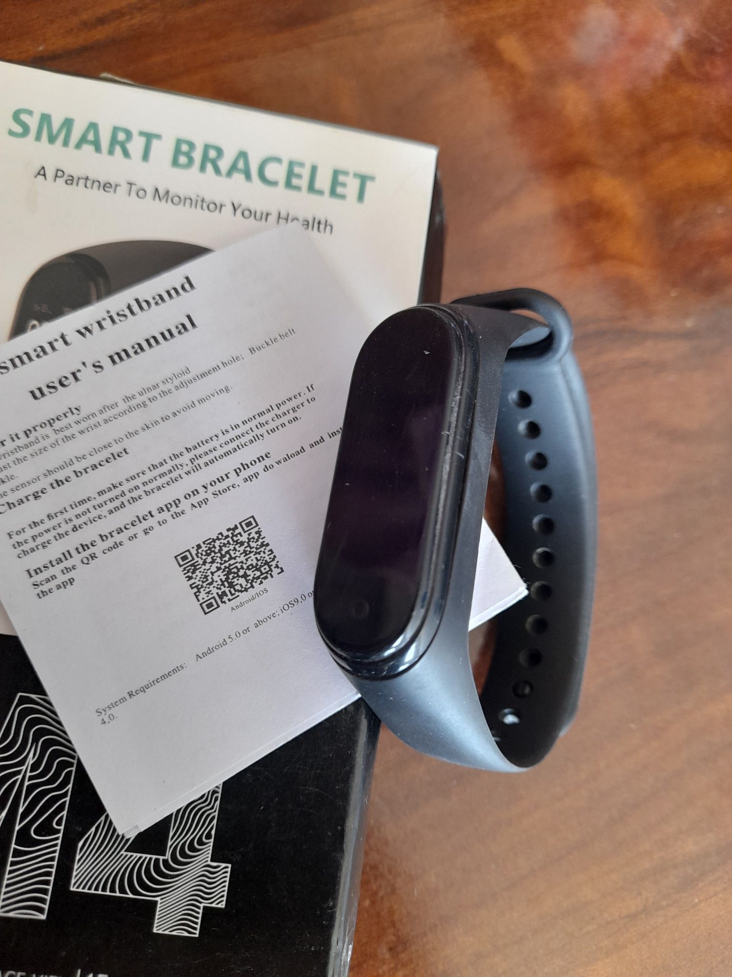 SMART BRACELET. A partner to monitor your health