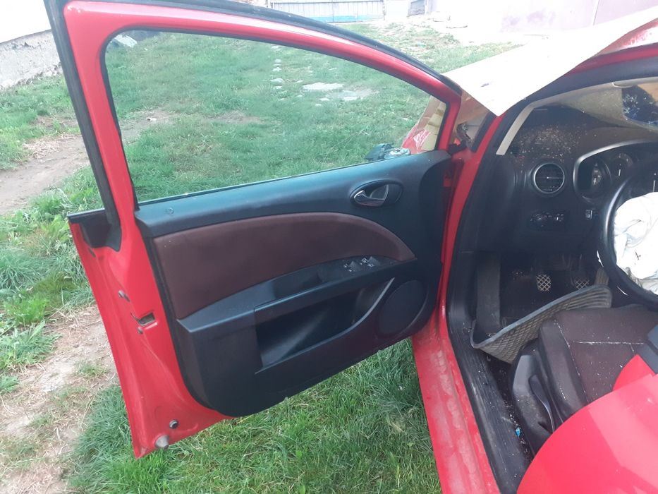 Dezmembrez seat leon 2.0 tdi BKD 2006.