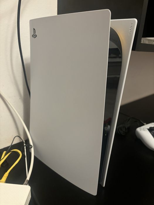 Ps5 cu 2 jocuri Fifa 25 si Gta 5