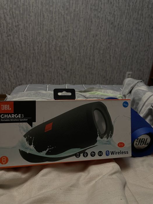 Продаю колонку JBL CHARGE 3