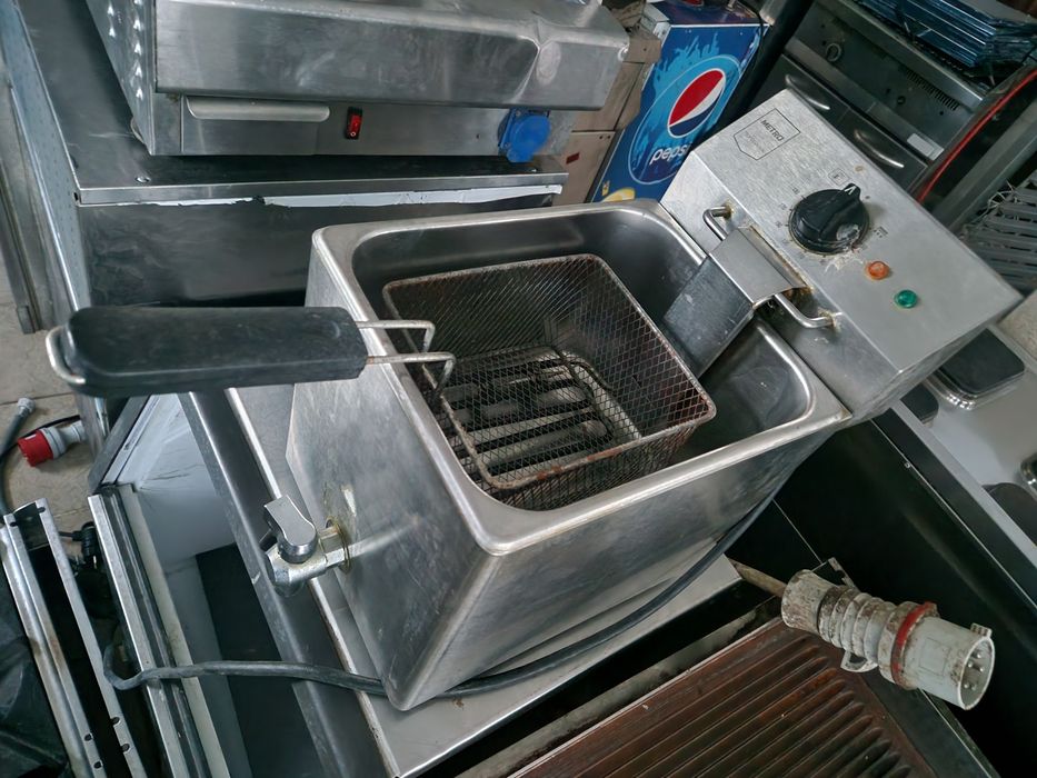 Friteuze electrice inox, 220v sau 380v, cu banc sau de banc