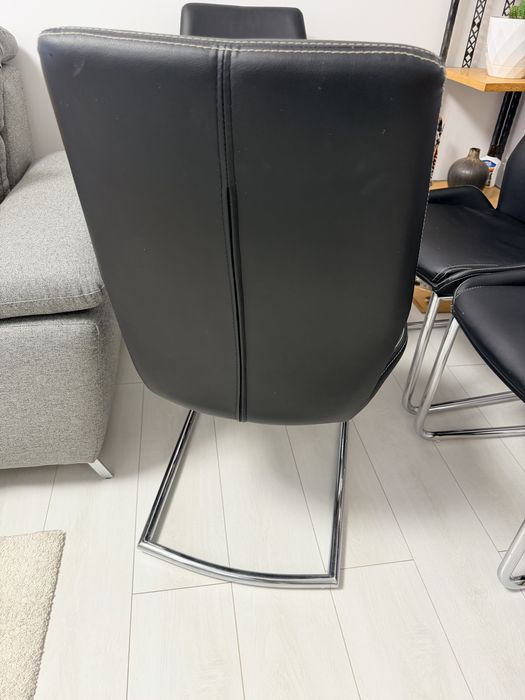 Vand 5 scaune bucatarie