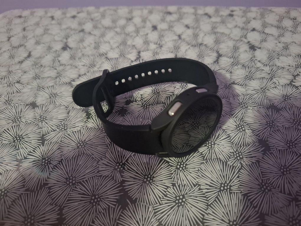 Часовник Samsung Galaxy Watch FE