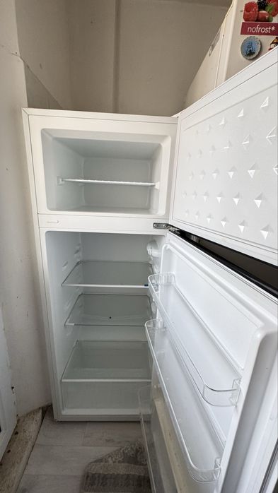 Б/У холодильник 2025 года покупки