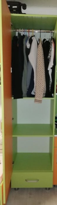 Se vinde mobilă dormitor copii,executată pe comanda pentru băiat și f