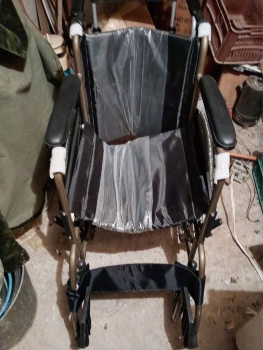 Инвалидна количка-тоалетен стол и Инвалидна рингова количка