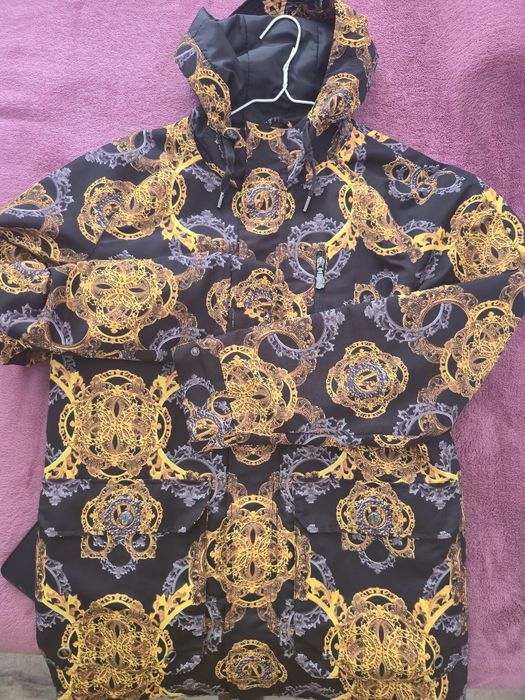 Vand jacheta de toamnă Versace