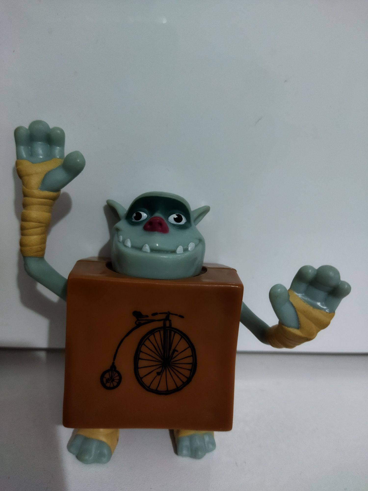 Set 2 figurine troli Boxtrolls film de groaza desene animate