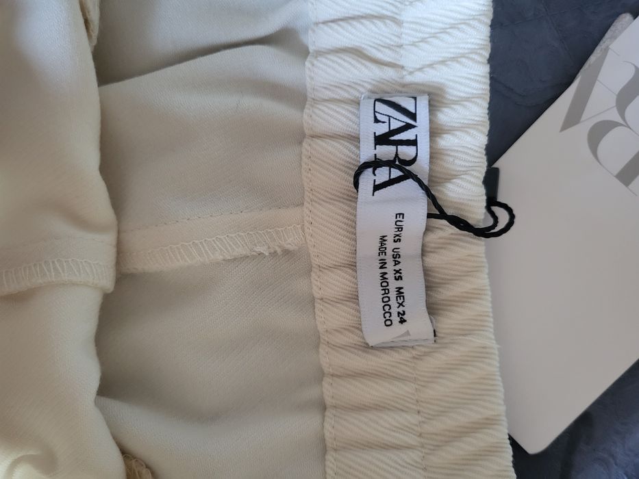 Панталон с връзки и цепка Zara