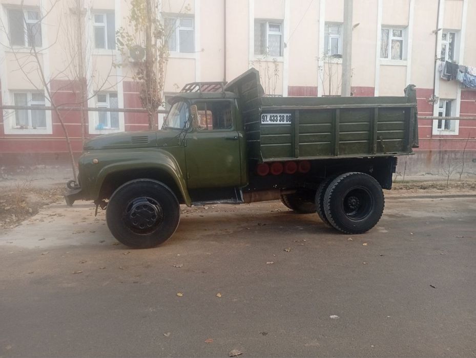 Грузовая машина ЗИЛ