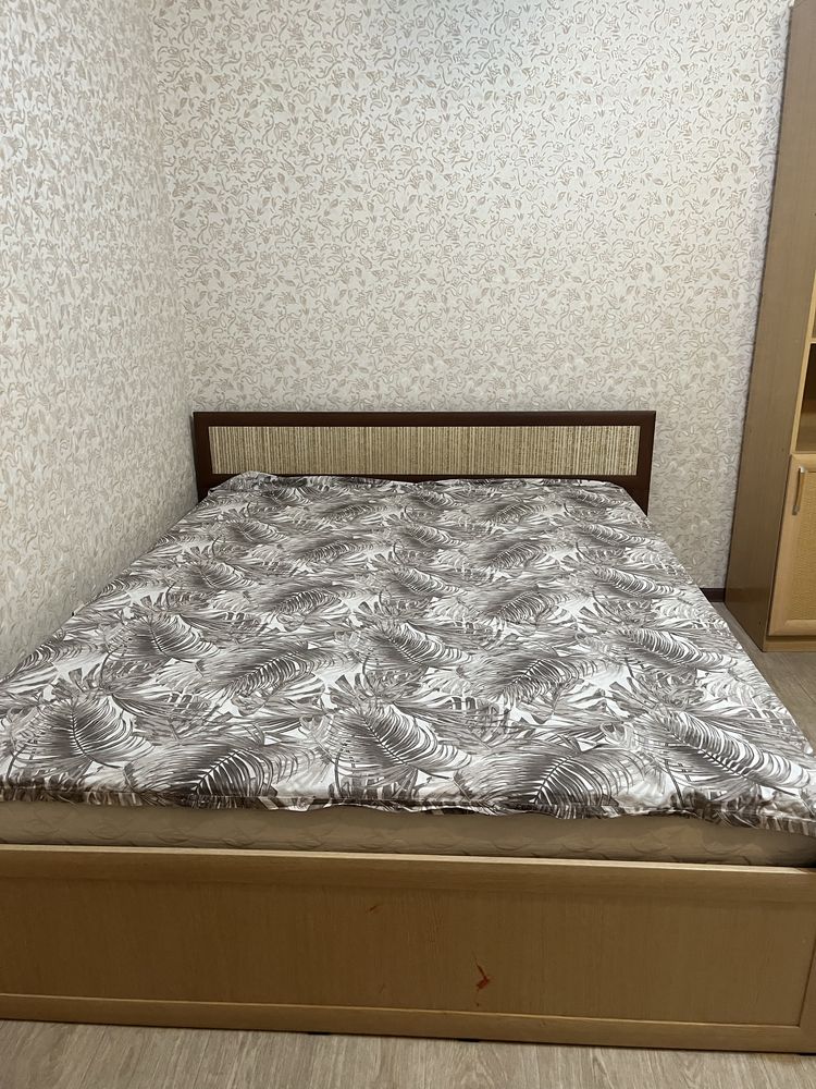Продам кровать с матрасом, 10000
