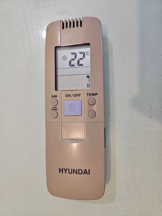 Telecomanda aer conditional Hyunday RCH28ND in stare perfecta.