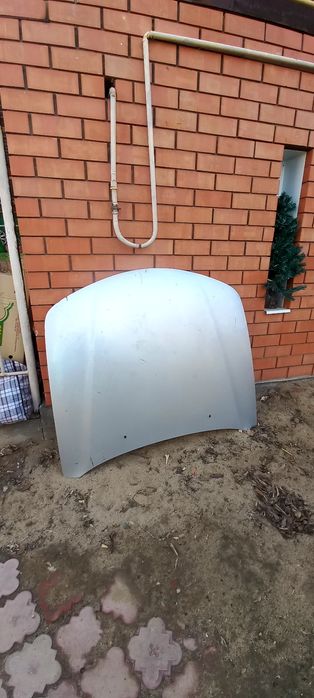 Продам капот на Митцубиси галант 7 поколения  92-97 г.в