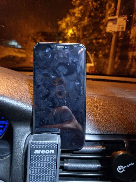 Vând iPhone 11 pro
