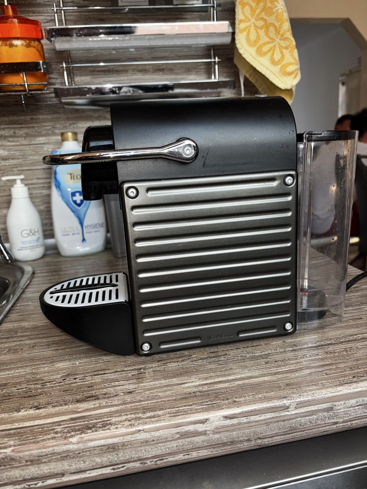 Nespresso pixie кафе машина