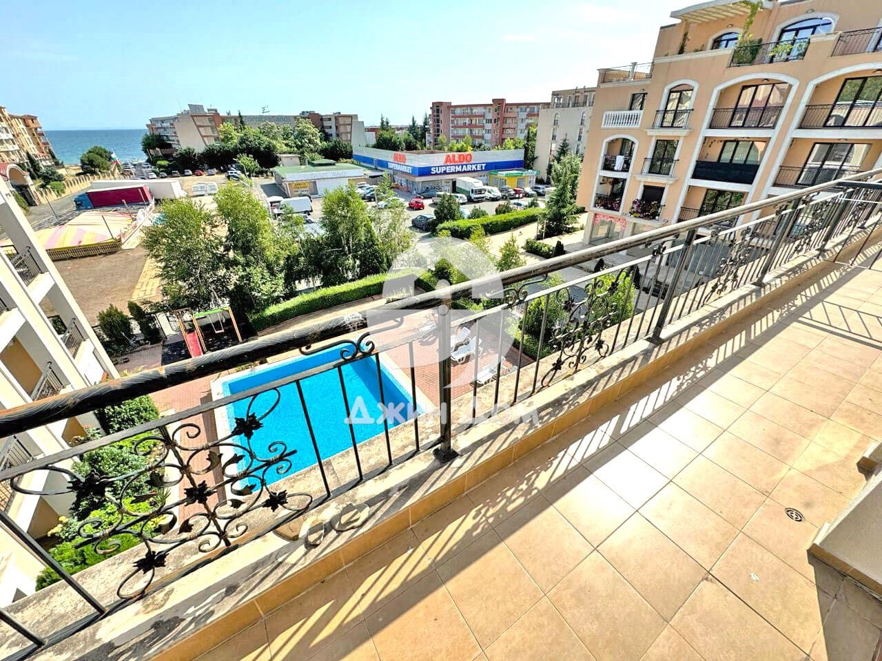 Продава се Двустаен апартамент в к.к. Елените - 54 кв.м за 1084 €/кв.м - Снимка #8