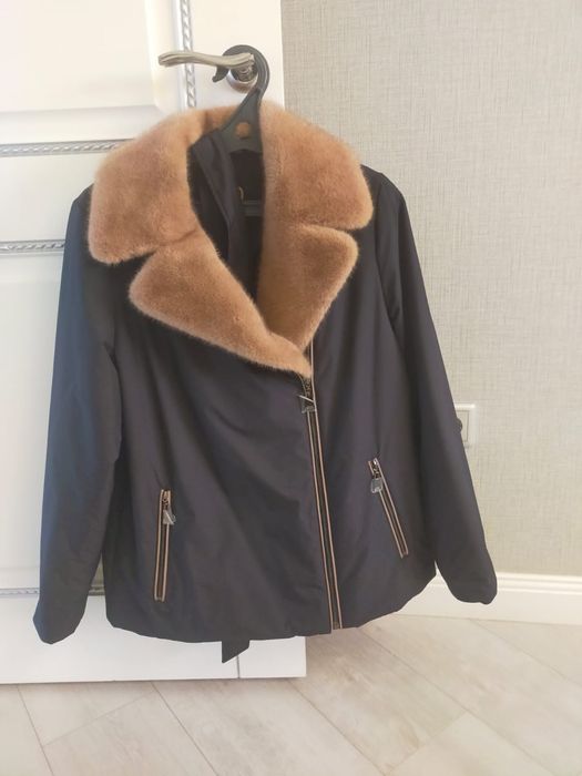 Продам зимний женские куртка. Размер 48. За 25000 т.