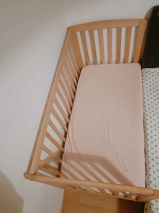 Pătuț bebe, din lemn, cu saltea inclusă