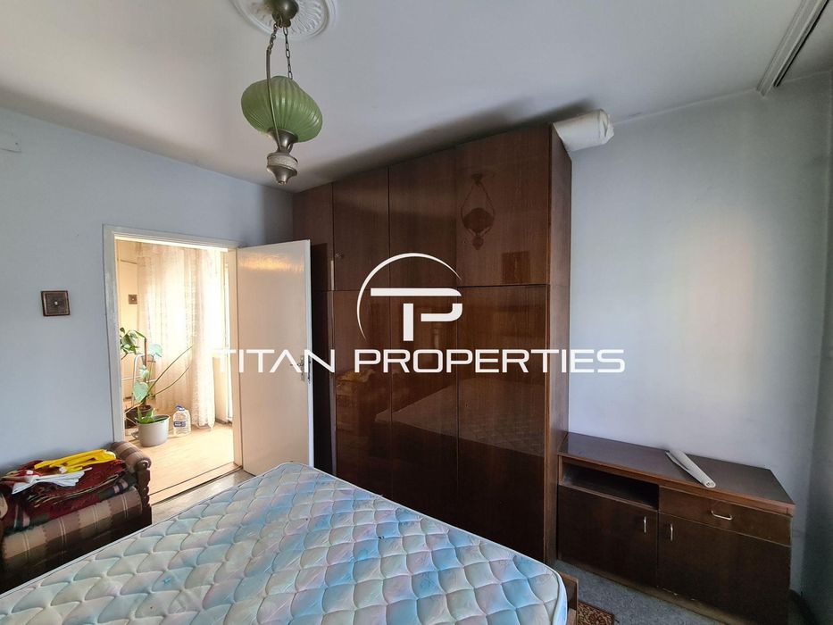 Продава се Тристаен апартамент в Пловдив, Южен - 100 кв.м за 1300 €/кв.м - Снимка #2