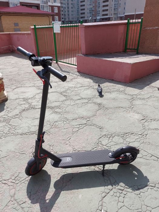 Продам электро-самокат Xiaomi mijia m365 pro