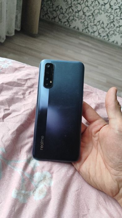 Продаётся смартфон в отличном состоянии не тупит не глючит