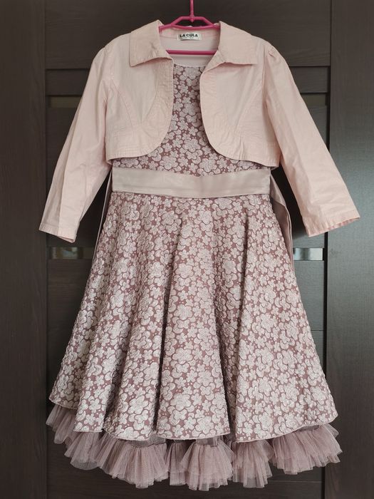 Нарядное платье на 7-9 лет