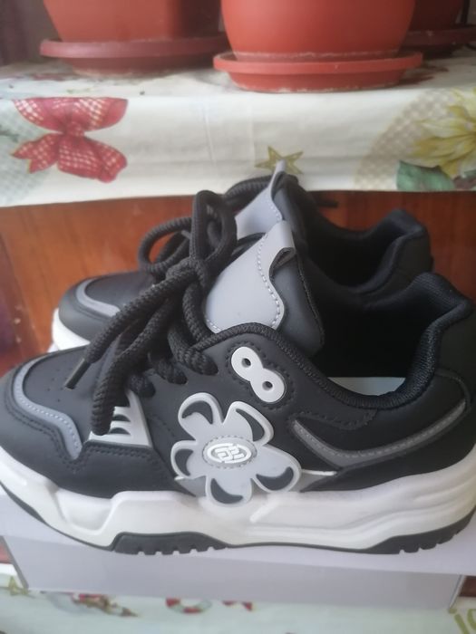 OFERTA, OFERTA : Adidași noi (mărimea 36)