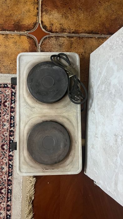 Продам  электрическую плиту