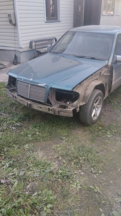 Продам капот Мерседес 124