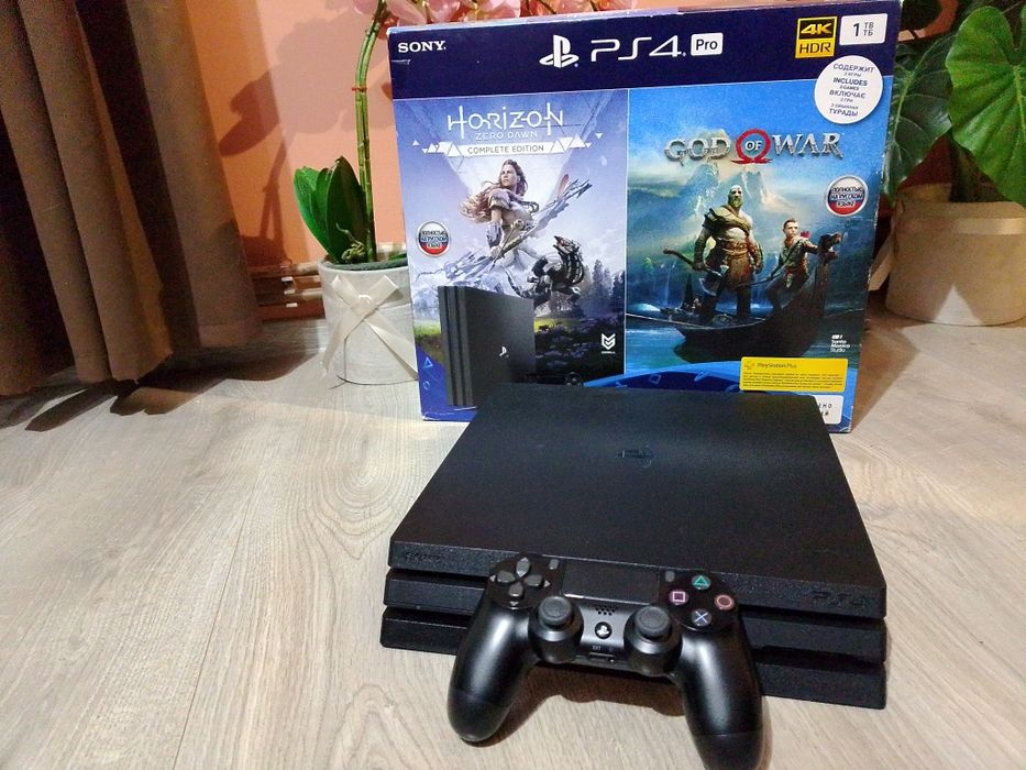 Playstation 4 Pro 4K, 1 Tb + 20 jocuri