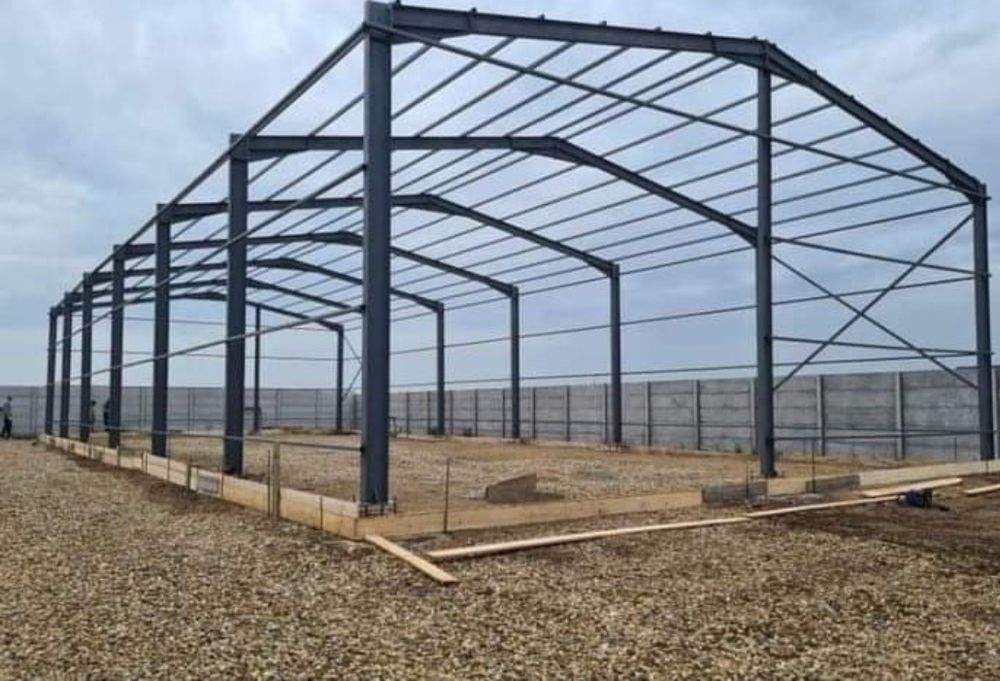 Vindem hale metalicie la comanda