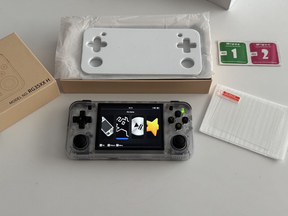 Consola portabila RG35XX H noua
