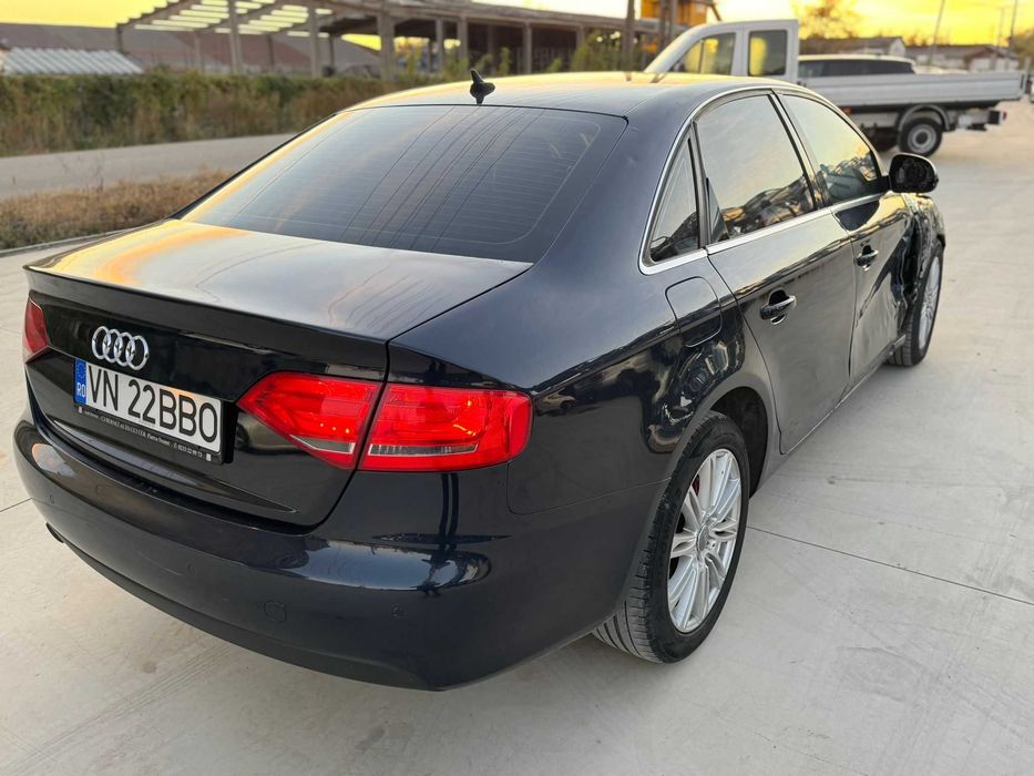 Audi A4 B8 2.0 automat XENON 2008 AVARIAT LOVIT AVARIATE