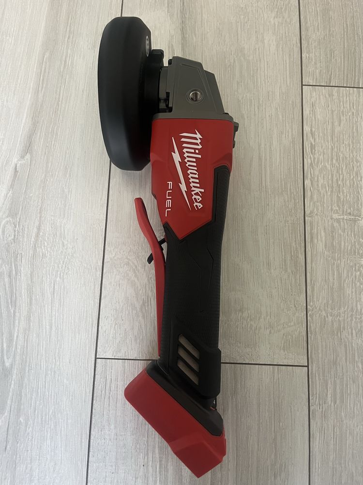 Milwaukee Grinder ъглошлайф 115мм