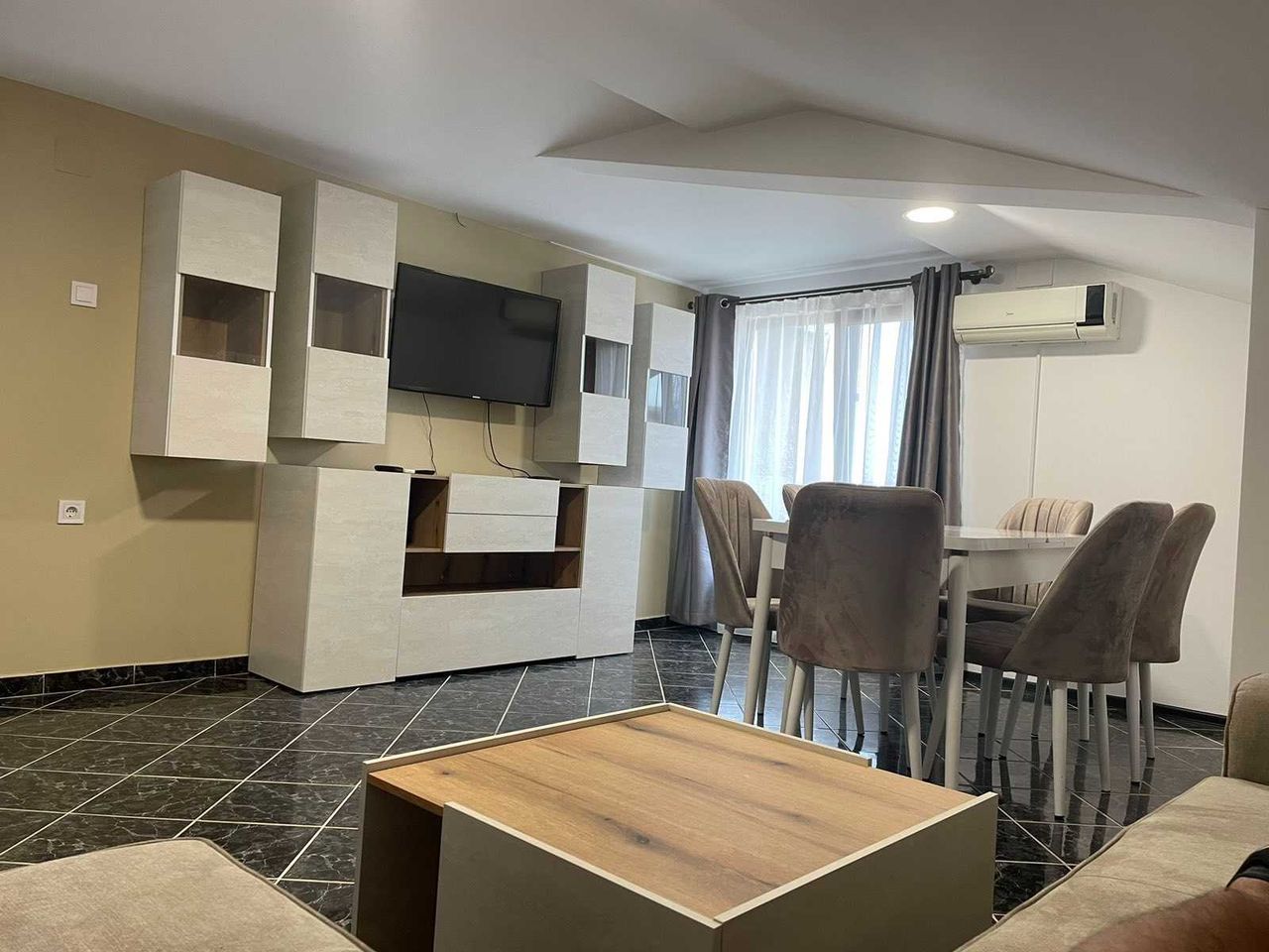 Дава се под наем Тристаен апартамент в Бургас, Сарафово - 115 кв.м за 242.25 € - Снимка #3