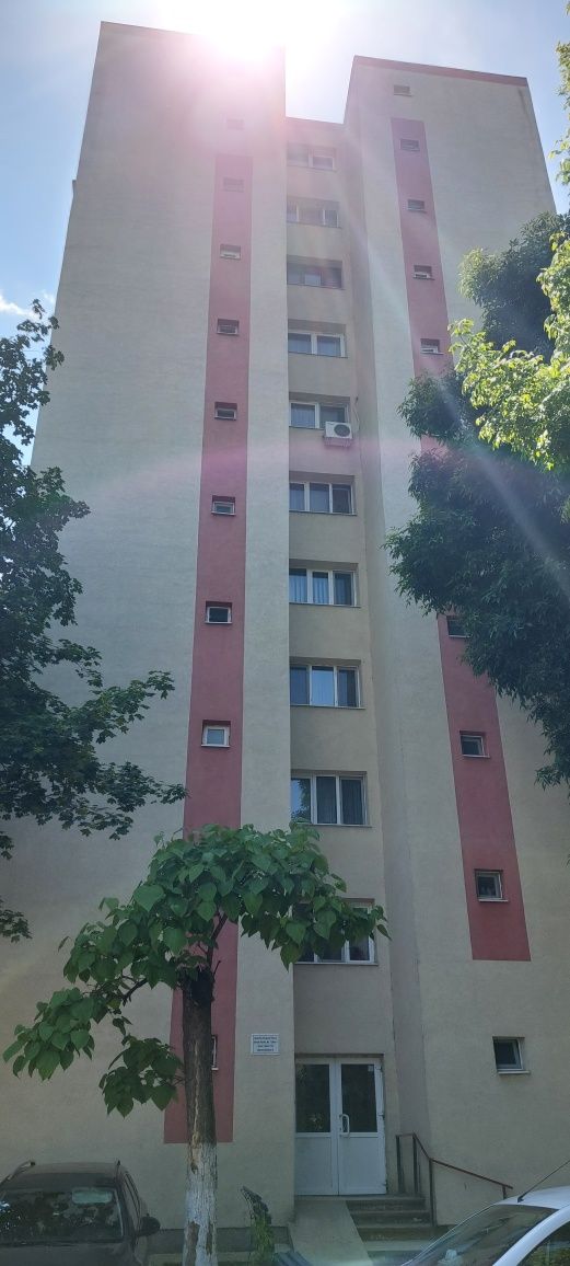 Vand apartament 2 camere piata Resita