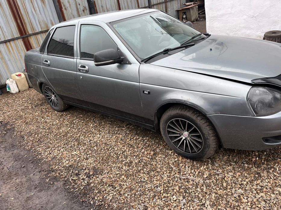 Продам Приору пятилетку