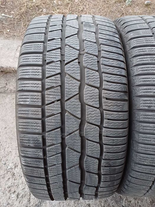 255/40 R18 Continental