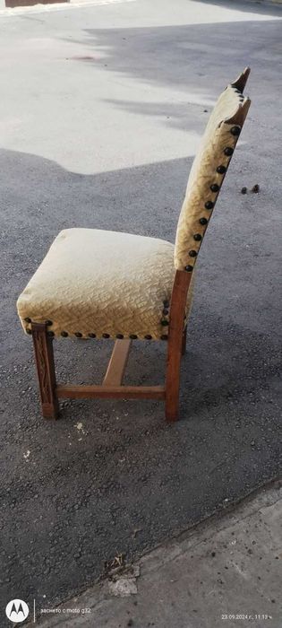 Масивни столове с дърворезба