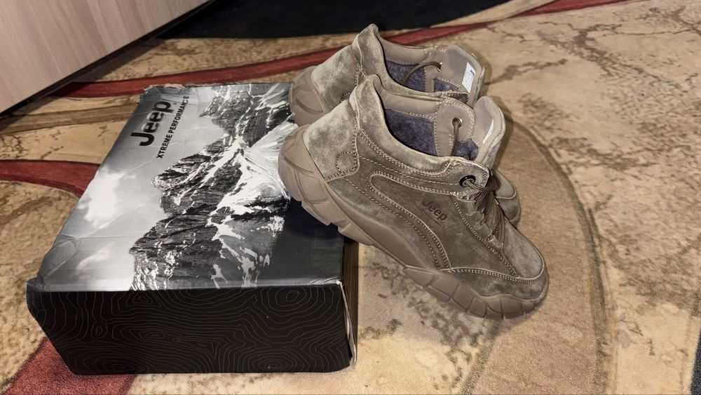 Кроссовки зимние