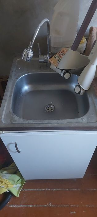 Мойка кухонная с краном