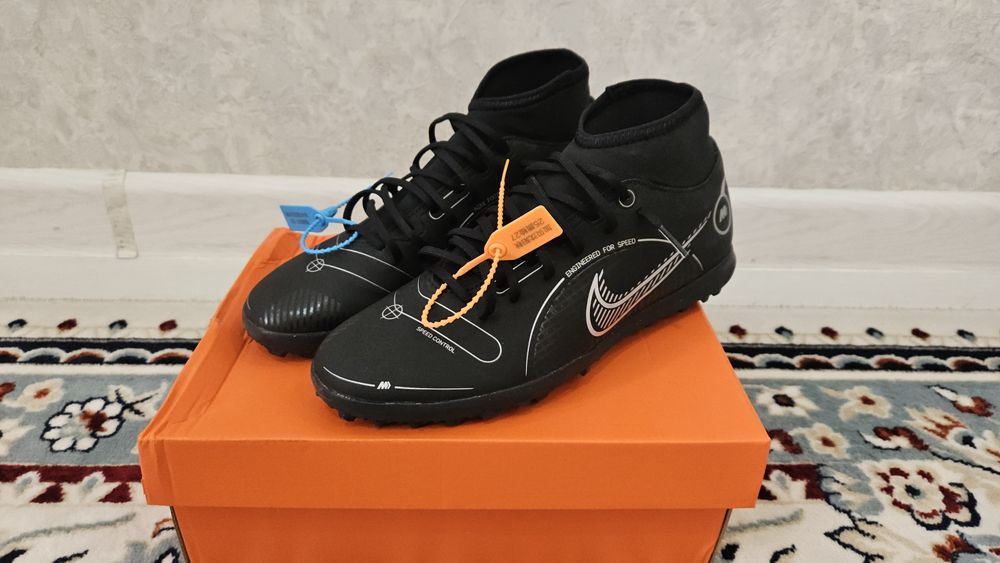 Сороконожки, бутсы, зальник Nike Superfly 8 Club TF